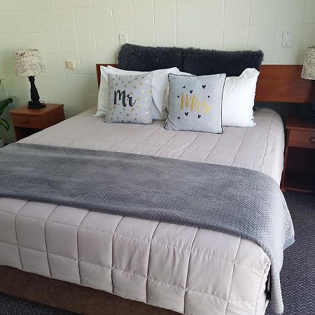 Parkview Motel ดาร์กาวิลล์ ภายนอก รูปภาพ